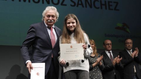 Hasta un total de cuarenta alumnos de distintos centros de la provincia resultaron premiados en el concurso de la Constituci�n.