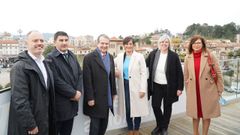 La ministra de Vivienda, Isabel Rodrguez, en el centro hoy en uno de los edificios que ser alquilado en la ciudad, junto al alcalde, delegado del Gobierno, presidenta de Casa 47, el delegado de Zona Franca y la concejala de Urbanismo de Vigo