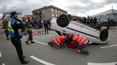 Alumnos del Praia Barra�a aprenden la importancia de ser cautos al volante