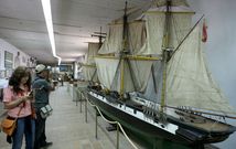 El museo naval cuenta con numerosas r�plicas de buques que pertenecieron a la Armada 