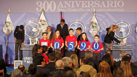 Sorteo de la Lotera Nacional en la Escuela Naval de Marn