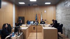 Juicio por el despido de una trabajadora del Colegio de Abogados�en el Juzgado Social 1 de Ourense. A la derecha, la actual decana, Marta G�mez