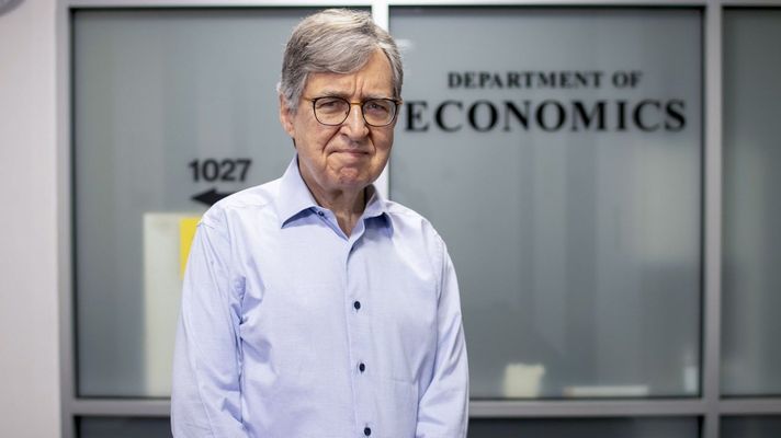 El Premio Nobel de Econom�a 2026 ha�distinguido a los estadounidenses Robert E. Hall y Michael Woodford (en la imagen).