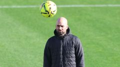 El entrenador del Celta, Claudio Gir�ldez, en un entrenamiento.