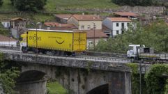 Por la localidad de Portomouro, en Val do Dubra, circulan al d�a unos 6.000 coches, a los que se unen medio millar de veh�culos pesados