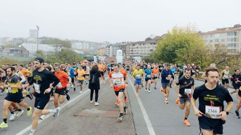 Miles de corredores participaron en la San Marti�o.