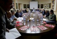 El pleno de la C�mara de Comercio debati� la aplicaci�n de un ERE temporal a la plantilla.