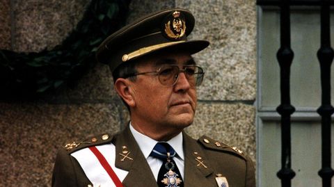 Luis Mart�nez Coll.