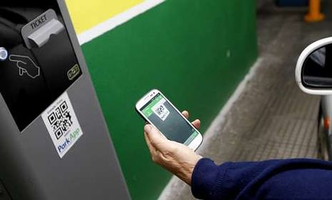 En el p�rking de la calle Progreso ya se pod�a utilizar ayer gracias a una empresa viguesa.