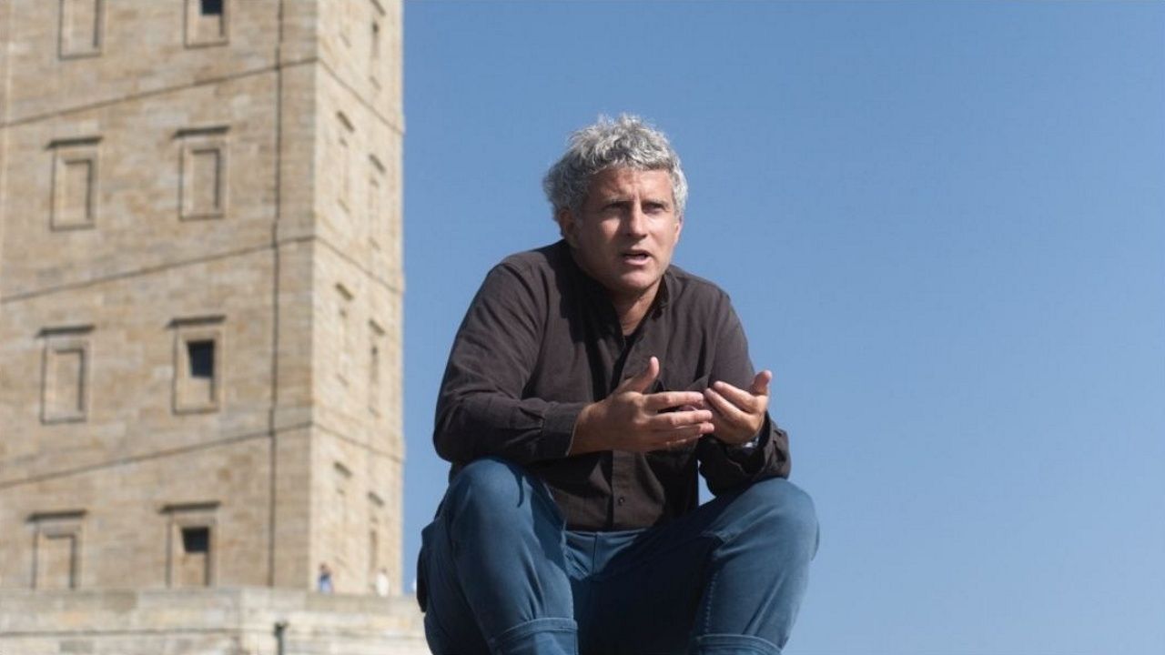 Maotik, artista generativo: «La torre de Hércules es un lugar de inspiración y es un placer enseñar mi trabajo aquí»
