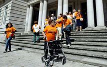 Los miembros de la plataforma acudieron juntos a Pontevedra para poner las reclamaciones.