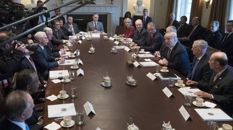 Primera reuni�n al completo del equipo de ministros de Trump en la Casa Blanca