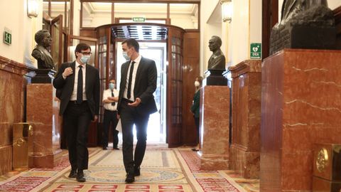 S�nchez llega con el ministro Illa al pleno de sesi�n de control al Gobierno del mi�rcoles