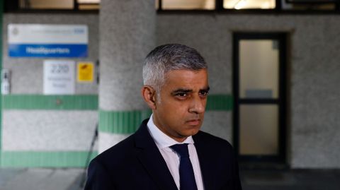 Minuto de silencio por las v�ctimas del atentado de Londres. El alcalde de Londres, Sadiq Khan, encabez� el homenaje