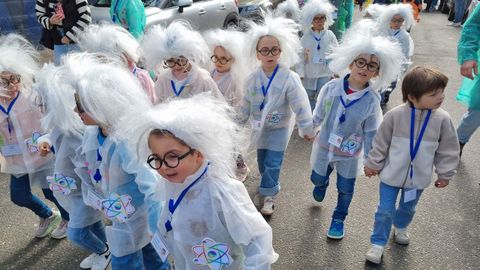 Desfile de los pequeos de Trives