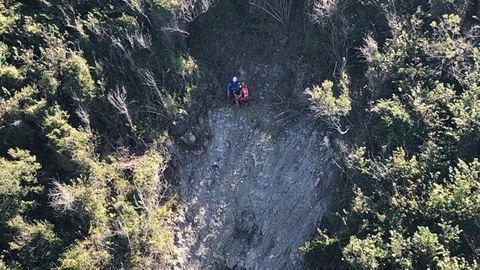 Rescate del senderista que se desorient� y qued� enriscado en el pedrero de Lledon de La Er�a