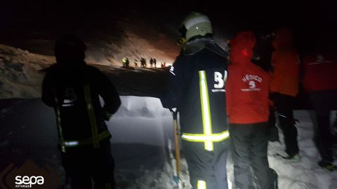 Rescate en San Isidro por la ca�da de un alud