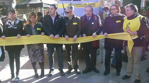 El presidente de Amnist�a Internacional Asturias, Ignacio Bernardo, junto a los alcaldes de Oviedo, Avil�s y Llanera, Wenceslao L�pez, Mariv�a Monteser�n y Gerardo Sanz.El presidente de Amnist�a Internacional Asturias, Ignacio Bernardo, junto a los alcaldes de Oviedo, Avil�s y Llanera, Wenceslao L�pez, Mariv�a Monteser�n y Gerardo Sanz