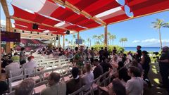 Un escenario al aire libre acogi algunas de las presentaciones en el Hyatt Regency Maui Resort & Spa.