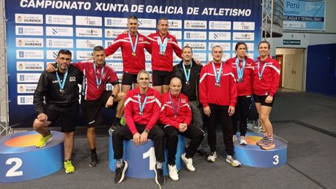 La amplia expedici�n del equipo laurentino en Ourense.