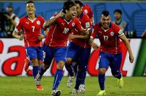Los jugadores chilenos celebran su triunfo del pasado domingo frente a Australia. 