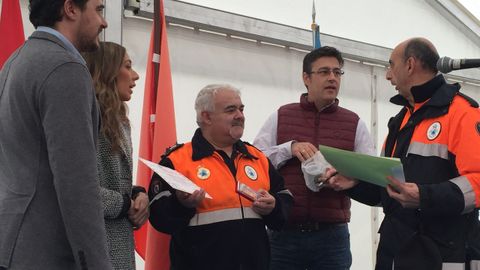 Jornada de convivencia de agrupaciones de Protecc��n Civil en Allariz.Los voluntarios veteranos recibieron homenajes