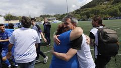 El Ourense CF asciende y desborda la euforia en Oira.El 2-0 ante el Oviedo Vetusta convierte a los azulones en equipo de Primera Federacin