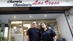 Jess y Lorena, a las puertas del nuevo negocio, ubicado en el 88 de la calle Mara