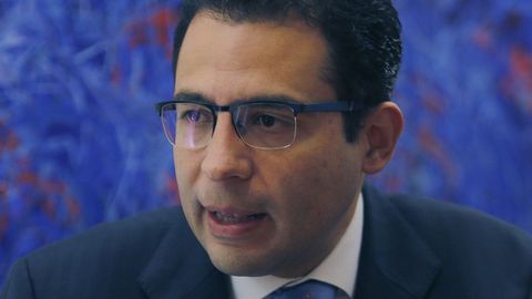 �La prioridad ha de ser crear empleo m�s que subir salarios�