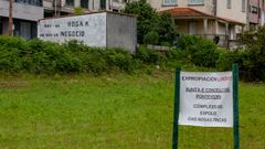 Pancartas de protesta en los terrenos del PIA de San Mauro colocadas por los afectados
