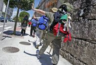 El sector tur�stico de la ciudad conf�a en que el flujo de peregrinos remonte durante este mes. 