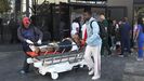 Traslado de un herido por el terremoto al hospital en Cali