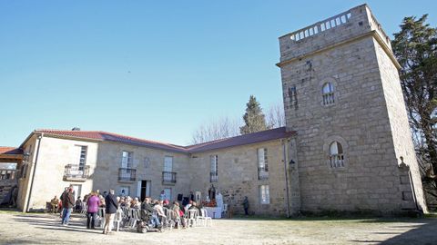 Celebracin de San Mauro con misa y procesin, y despus degustacin de callos y empanada