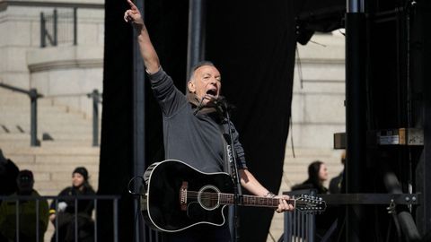 Bruce Springsteen, en su actuaci�n este s�bado durante las protestas contra las pol�ticas de Donald Trump
