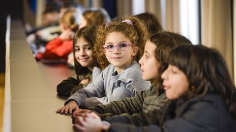 Primera sesi�n del segundo Consello da Infancia de Pontevedra, celebrado en el sal�n de plenos del Concello