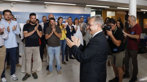 Menor se desplaz al centro cultural de la Diputacin donde siguieron el pleno decenas de personas