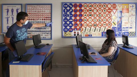 Imagen de archivo de una autoescuela.