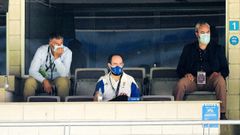 Jorge Men�ndez Vallina, junto con C�sar Mart�n y Manuel Paredes, en el palco del Carlos Tartiere