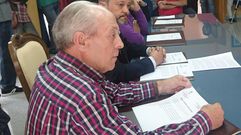 Jos� Luis �lvarez, en un pleno en Vilamart�n de Valdeorras