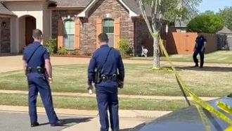 La polic�a de�Shreveport en el lugar de los hechos