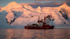 El buque oceanogrfico Hesprides en la Antrtida