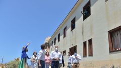 Pablo Casado, en El Hierro durante su visita este jueves a un centro de acogida de inmigrantes