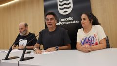 Ram�n Poza, Demetrio G�mez y Olalla M�rquez, este lunes en el Concello de Pontevedra, donde presentaron el ciclo �Cinema e Estrelas�