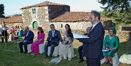 Moncho G�ndara cas� en Vilar de Francos a una pareja de la zona que reside en Dubai.