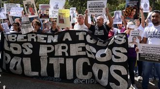 Protesta de familiares de presos pol�ticos ante la sede de la Fiscal�a, en Caracas