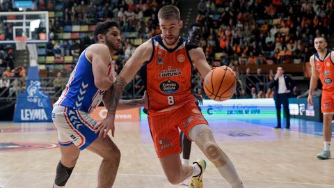 Dino Radoncic, en el encuentro ante el Alicante en el Coliseum.