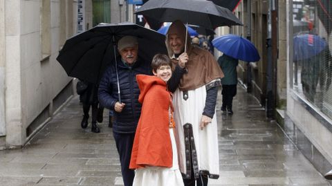 En esta primera jornada de la Feira Medieval de Monforte mandaron los paraguas