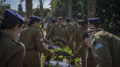 Funeral de uno de los rehenes israeles rescatado muerto de Jan Yunis, en Gaza.