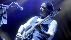 �LVARO URQUIJO EN UN CONCIERTO EN NOIA EN EL A�O 2016
