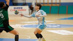 Cecilia Cacheda es una de las jugadoras claves del Guard�s de Divisi�n de Honor femenina de balonmano.